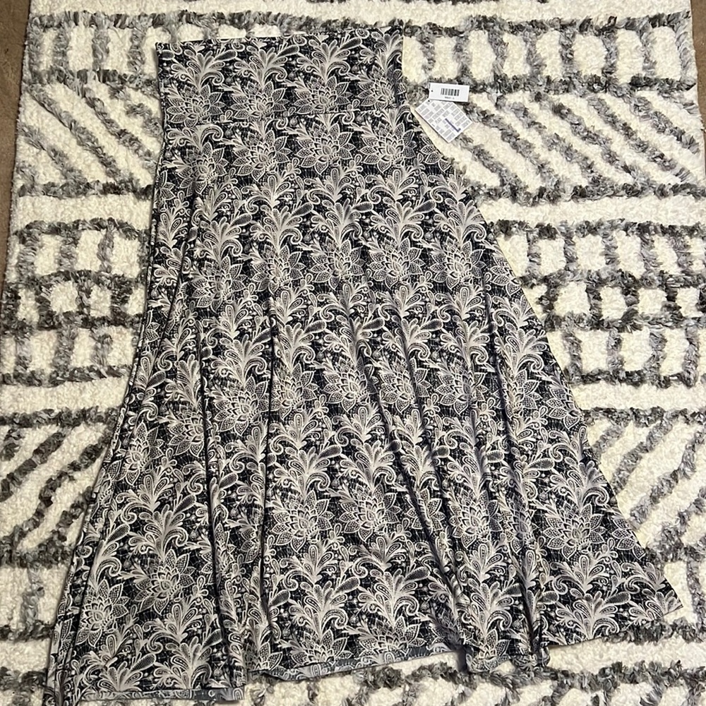 3/$20 NWT LULAROE Women’s floral Maxi Skirt
